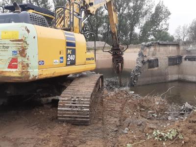 Sloopwerken eierverwerkend bedrijf, Vandewiele, Olsene, afbraakwerken, werf, glk, kraan Komatsu