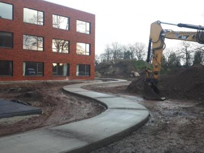 Omgevingswerken wzc Zaffelare, kraan, volvo, glk, werf, realisatie