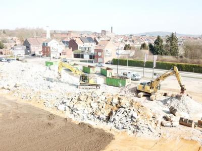 Afbraakwerken winkels in Ronse, glk, werf, betonpuin, kraan, komatsu
