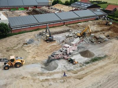 Van Laere, kruisem, werf, glk, afbraakwerken, omgevingswerken, rioleringswerken, waterbuffertank, stallen 
