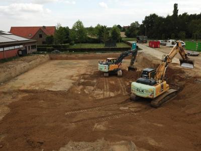Van Laere, kruisem, werf, glk, afbraakwerken, omgevingswerken, rioleringswerken, waterbuffertank, stallen, kranen 