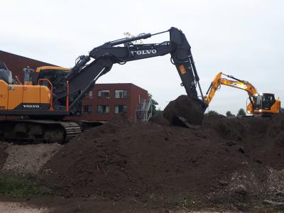 Omgevingswerken wzc Zaffelare, kraan, volvo, glk, werf, realisatie