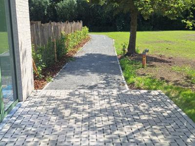 Waterpasserende klinkers en grindpad Basisschool De Driesprong Deerlijk