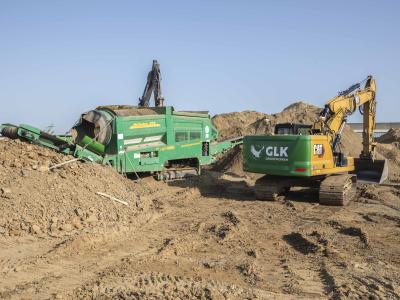 Mobiele breker en zeef GLK Recycling op werf in Wevelgem AConstruct
