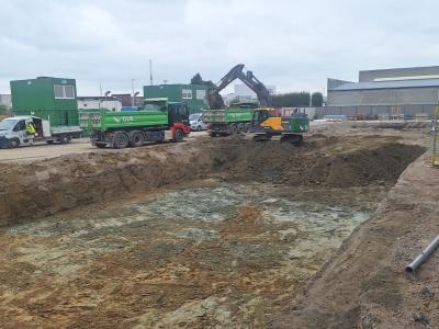 Uitgegraven put voor het bufferbekken werf AConstruct Highfrost Wevelgem