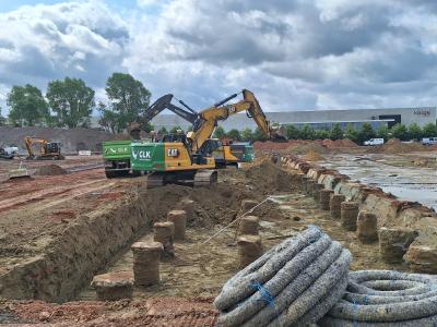 GLK rupskranen CAT326 en VOLVO 250 grondverzet