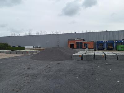 aanleg waterdoorlatende verharding - Logistiek centrum Maria Middelares