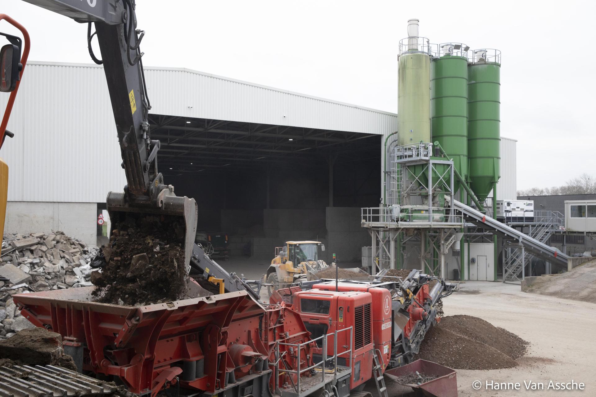 Recyclage, breker, glk recycling, betoncentrale, grondpuin, steenpuin