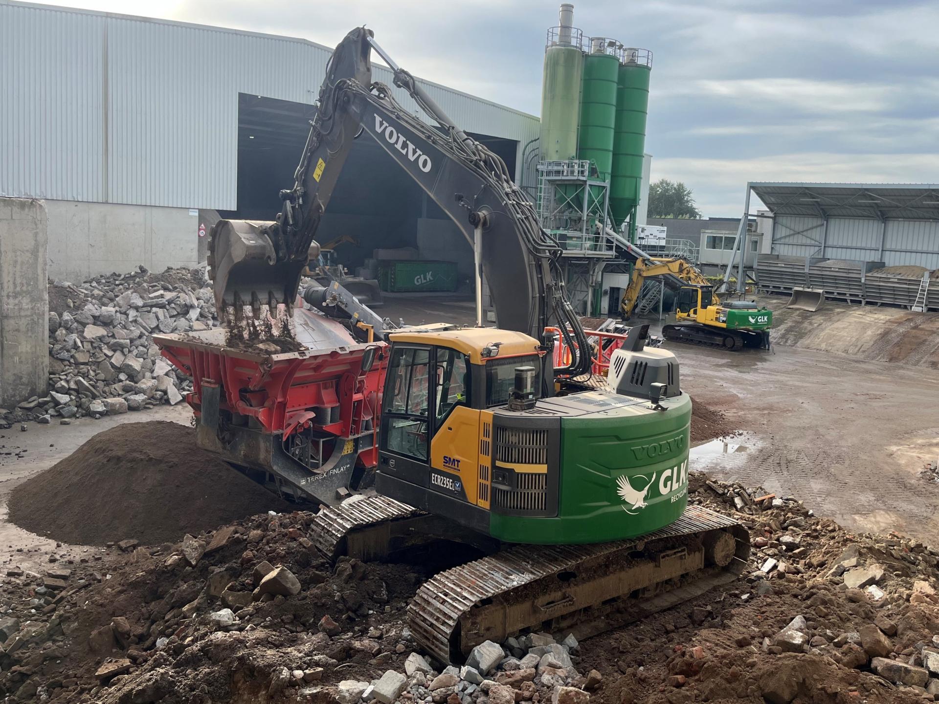 Breker en mengcentrale ingezoomd voor blog voka-artikel