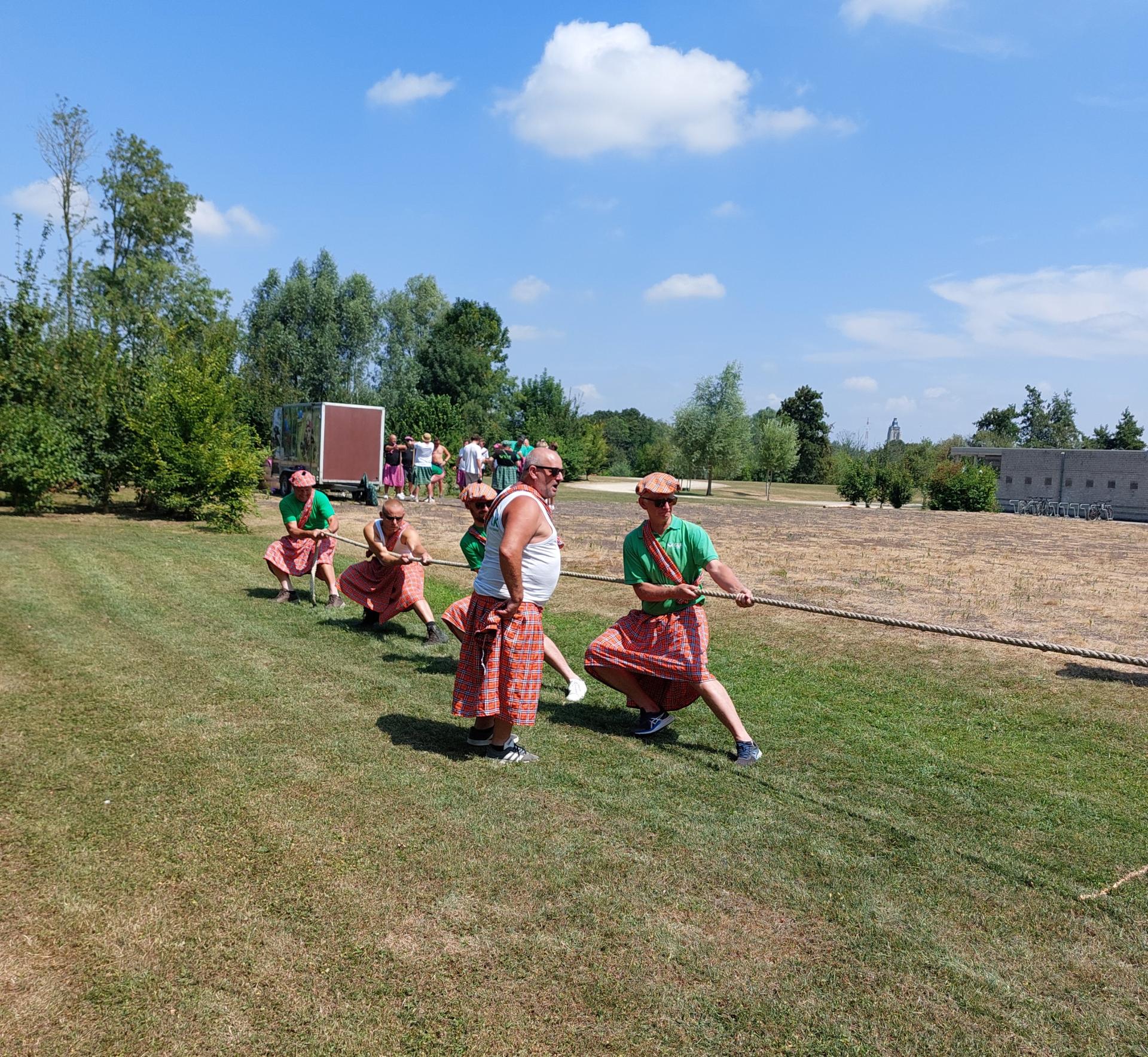 Teambuilding GLK - Highlandgames touw trekken 2026